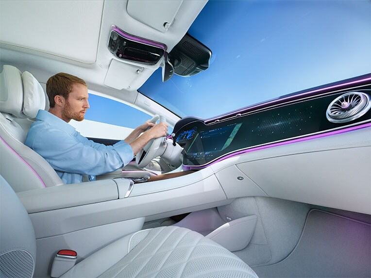 L'assistente vocale MBUX è uno dei vari Digital Extras di Mercedes-Benz.