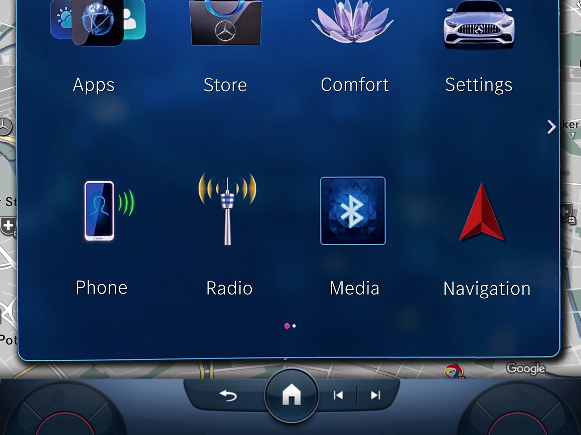 Come posso collegare la mia carta di credito o di debito alla mia Mercedes-Benz per pagare con l'impronta digitale?