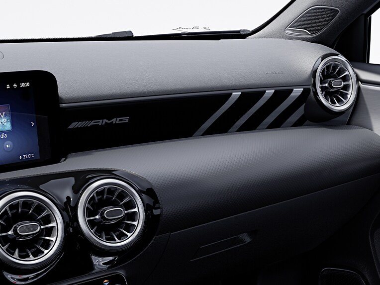 Gli elementi decorativi negli interni della Mercedes-AMG Classe A Compatta.