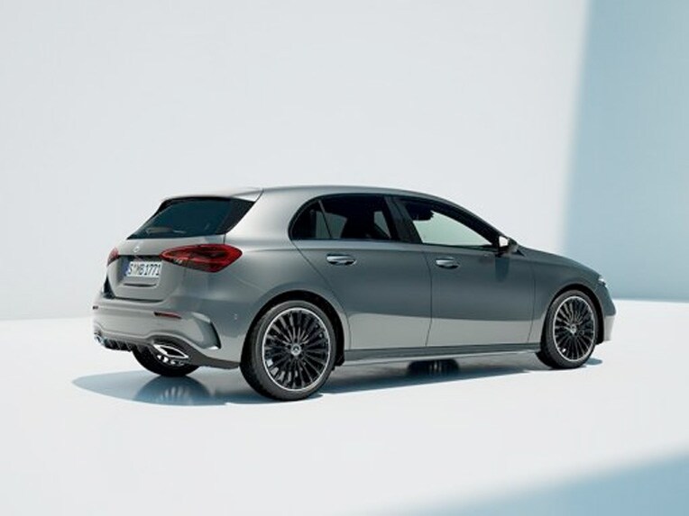 Mercedes-Benz Classe A Berlina da una prospettiva posteriore.