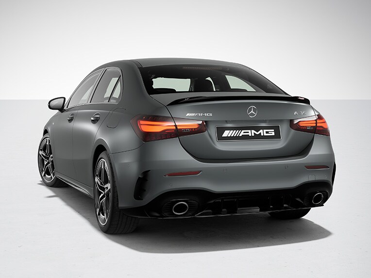 Gli esterni della Mercedes-AMG Classe A Berlina con pacchetto aerodinamico AMG.