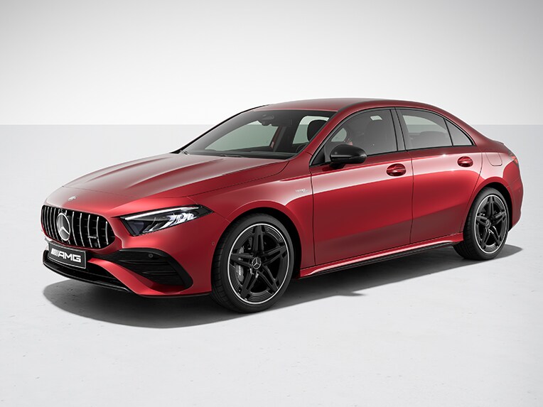 Gli esterni della Mercedes-AMG Classe A Berlina con pacchetto Night AMG.