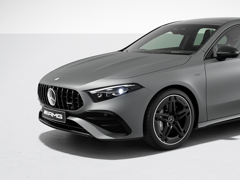 Gli esterni della Mercedes-AMG Classe A Berlina con pacchetto Night AMG II.