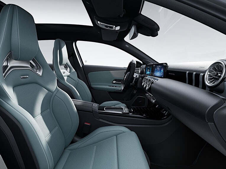 Il pacchetto sedili AMG Performance High End nella Mercedes-AMG Classe A Berlina.