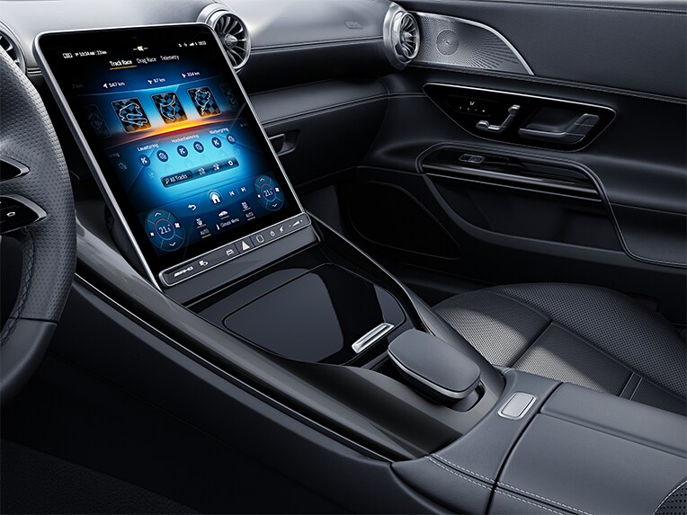 Gli elementi decorativi MANUFAKTUR cromati neri della Mercedes-AMG GT Coupé.