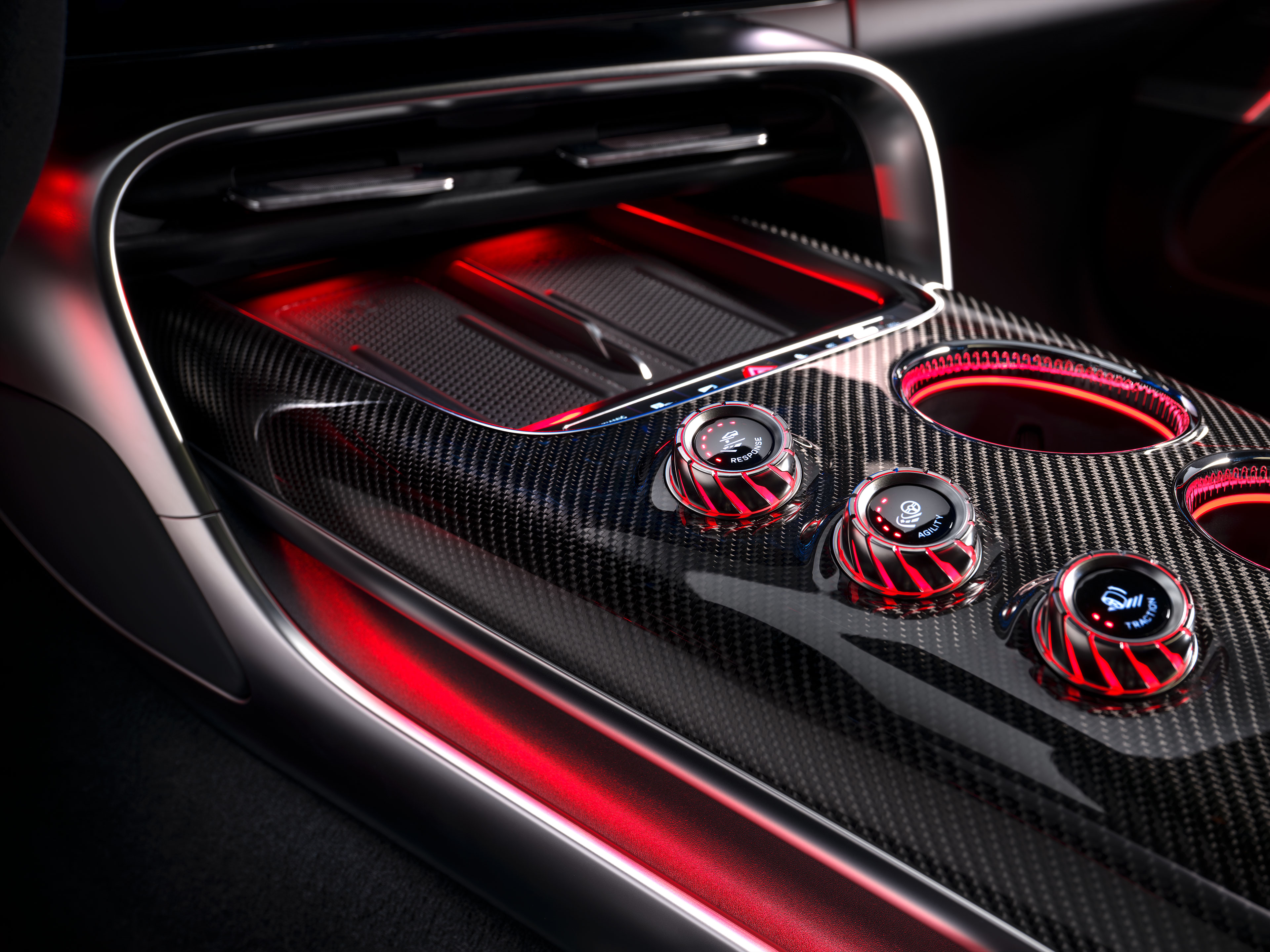 Ergonomia delle auto sportive | GT Coupé 4 porte | Mercedes-AMG Ergonomia da auto sportiva nella nuova GT Coupé 4 porte di Mercedes-AMG.