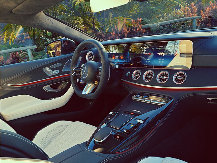 Gli interni della Mercedes-AMG GT Coupé 4 porte.