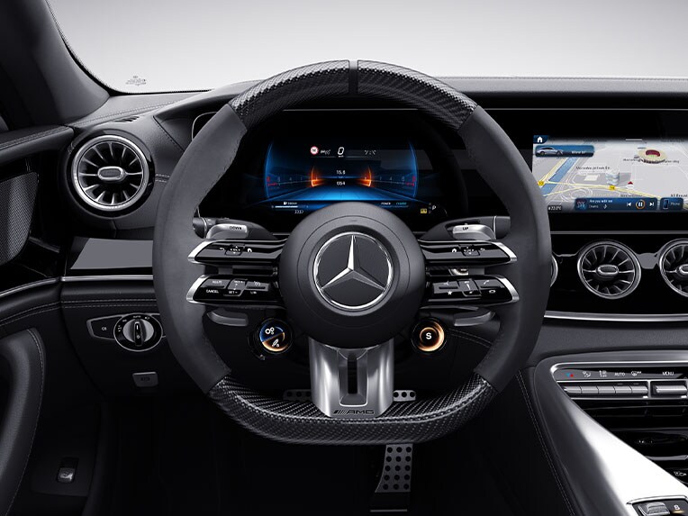 Il volante AMG Performance della Mercedes-AMG GT Coupé 4 porte.
