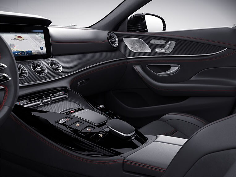 Gli elementi decorativi AMG in carbonio opaco della Mercedes-AMG GT Coupé 4 porte.
