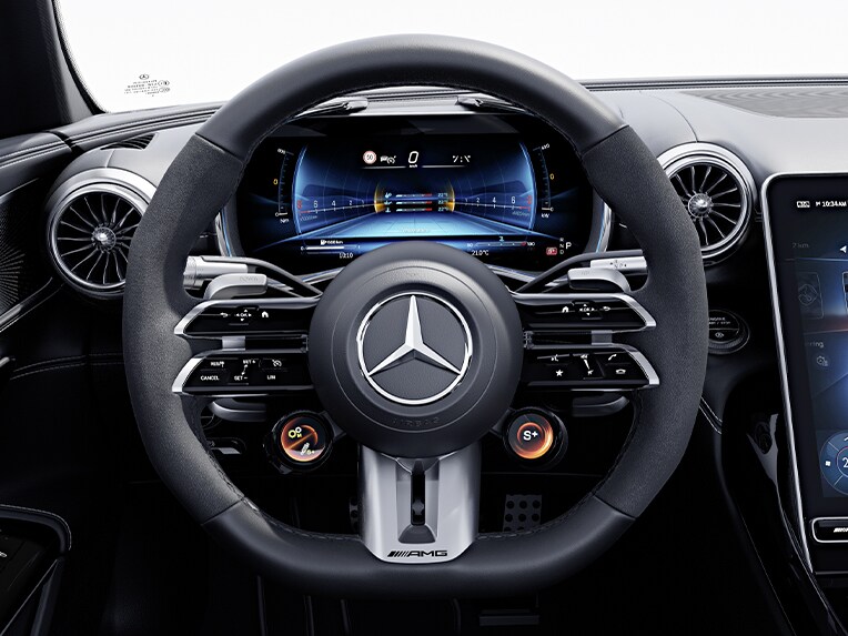 Il volante Performance AMG in pelle nappa/microfibra MICROCUT della nuova Mercedes-AMG GT 63 S E PERFORMANCE.
