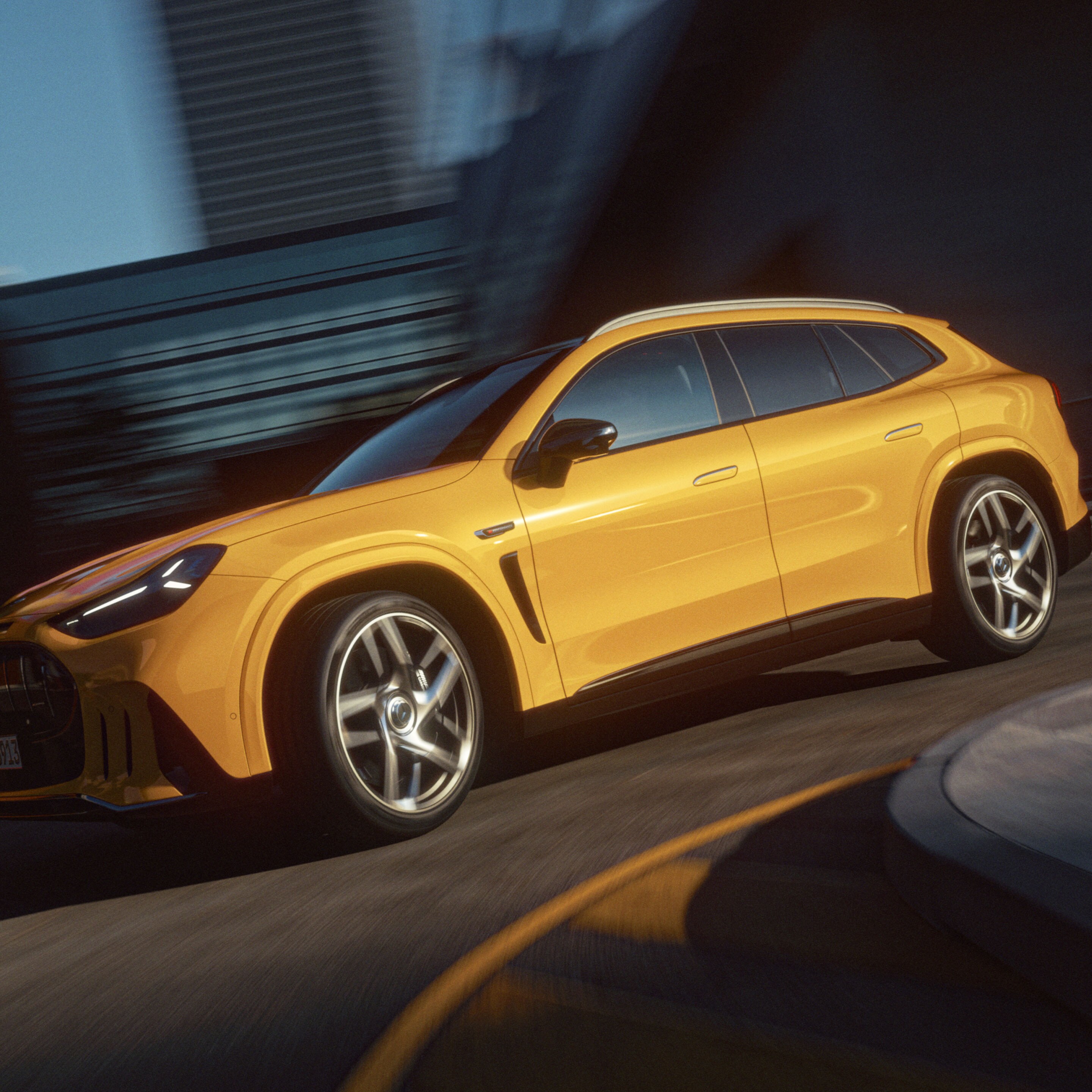Nuova Mercedes‑AMG GT SUV di colore giallo