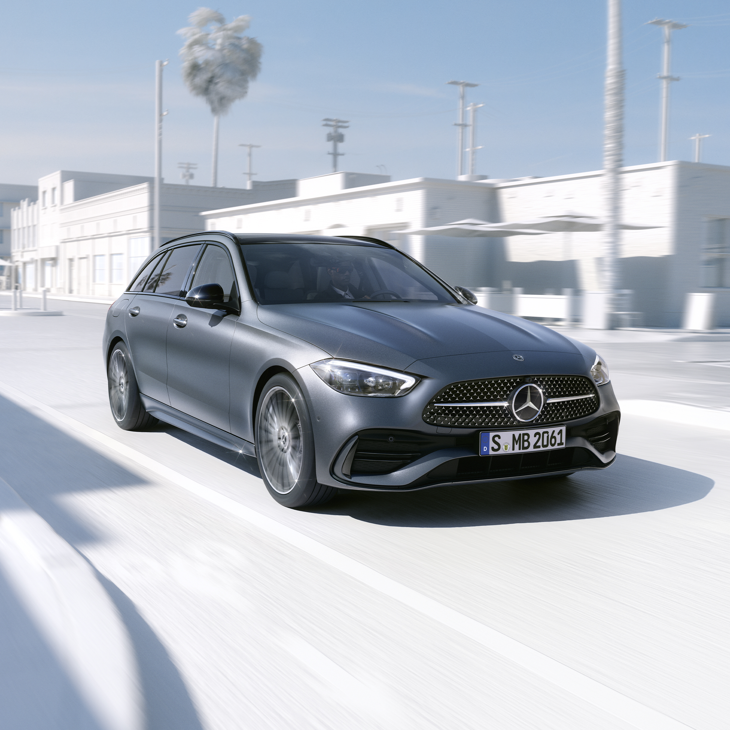 VIsta frontale della Mercedes-Benz Classe C Station-wagon.