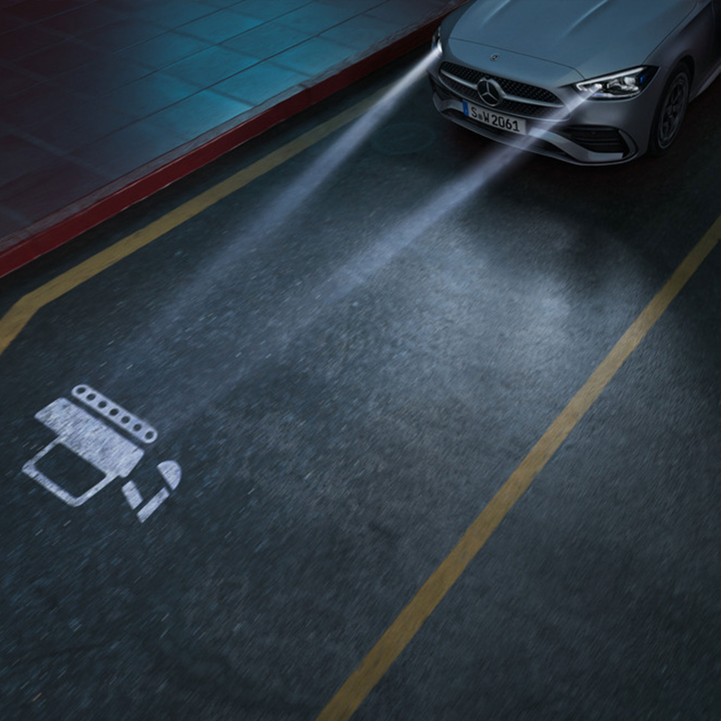 Primo piano di un sistema di fari DIGITAL LIGHT della Mercedes-Benz Classe C.