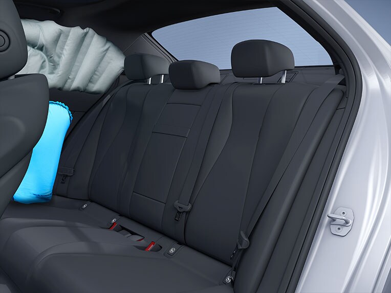 I sidebag per gli occupanti dei sedili posteriori della Mercedes-Benz CLA Coupé.