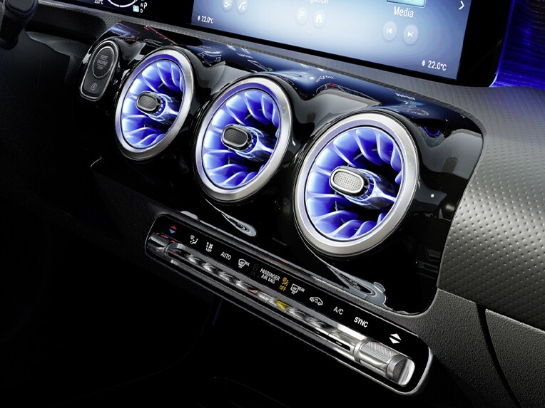 Il climatizzatore automatico COMFORTMATIC della Mercedes-Benz CLA Coupé.