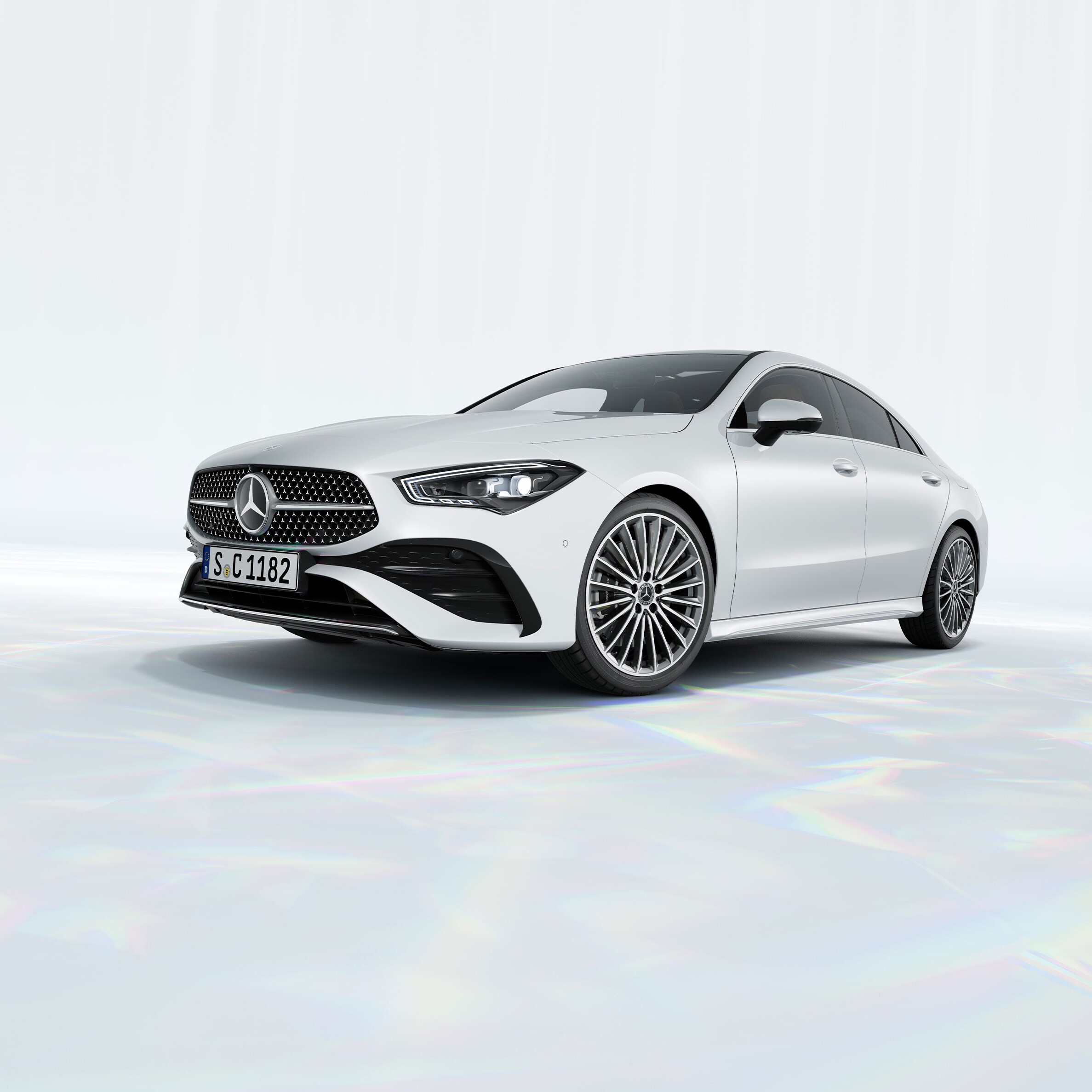 CLA Coupé vista laterale di colorazione bianca