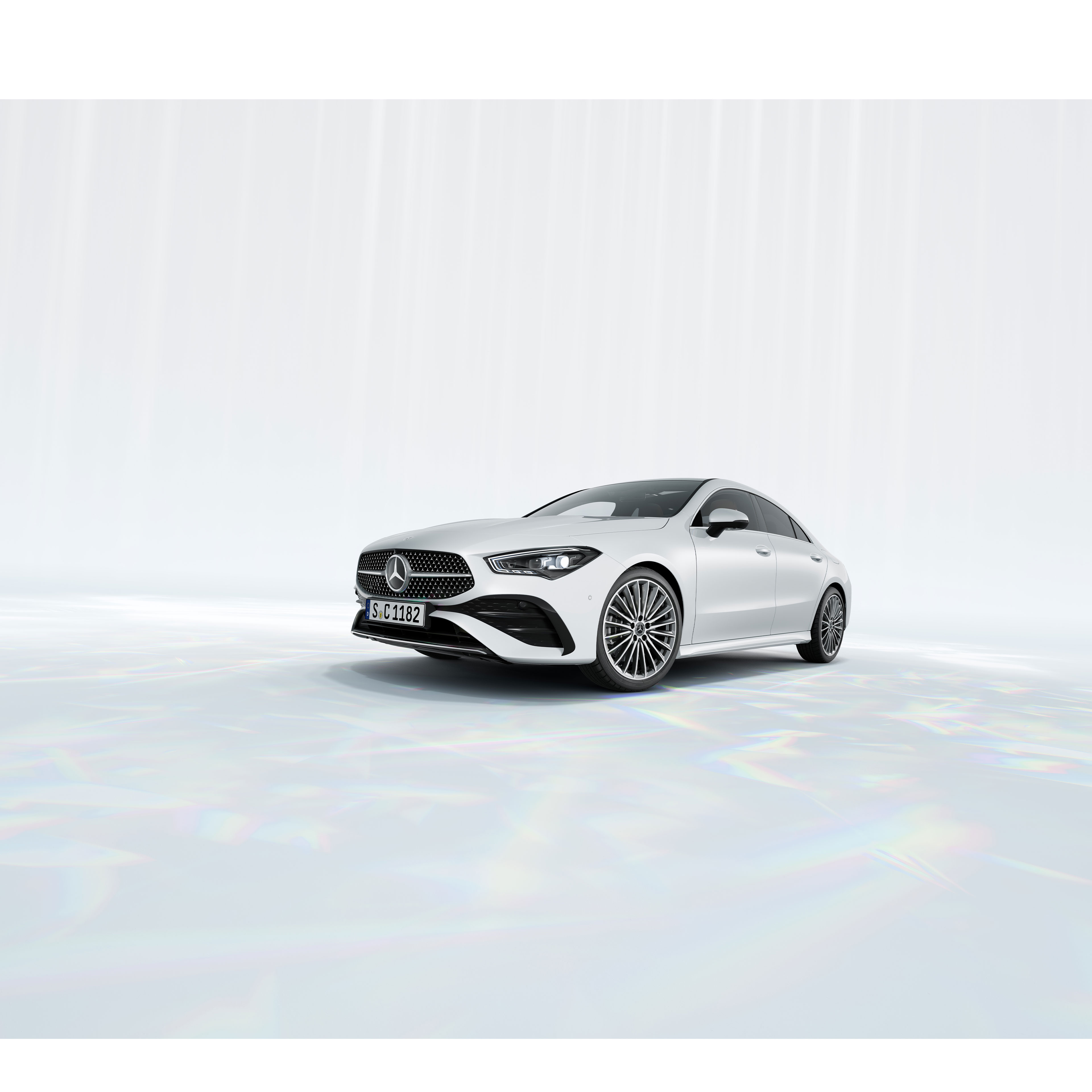 CLA COupé | Mercedes-Benz CLA Coupé vista laterale di colorazione bianca