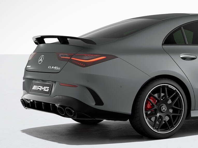 Mercedes-AMG CLA 45 S 4MATIC+ con kit aerodinamico AMG Plus.