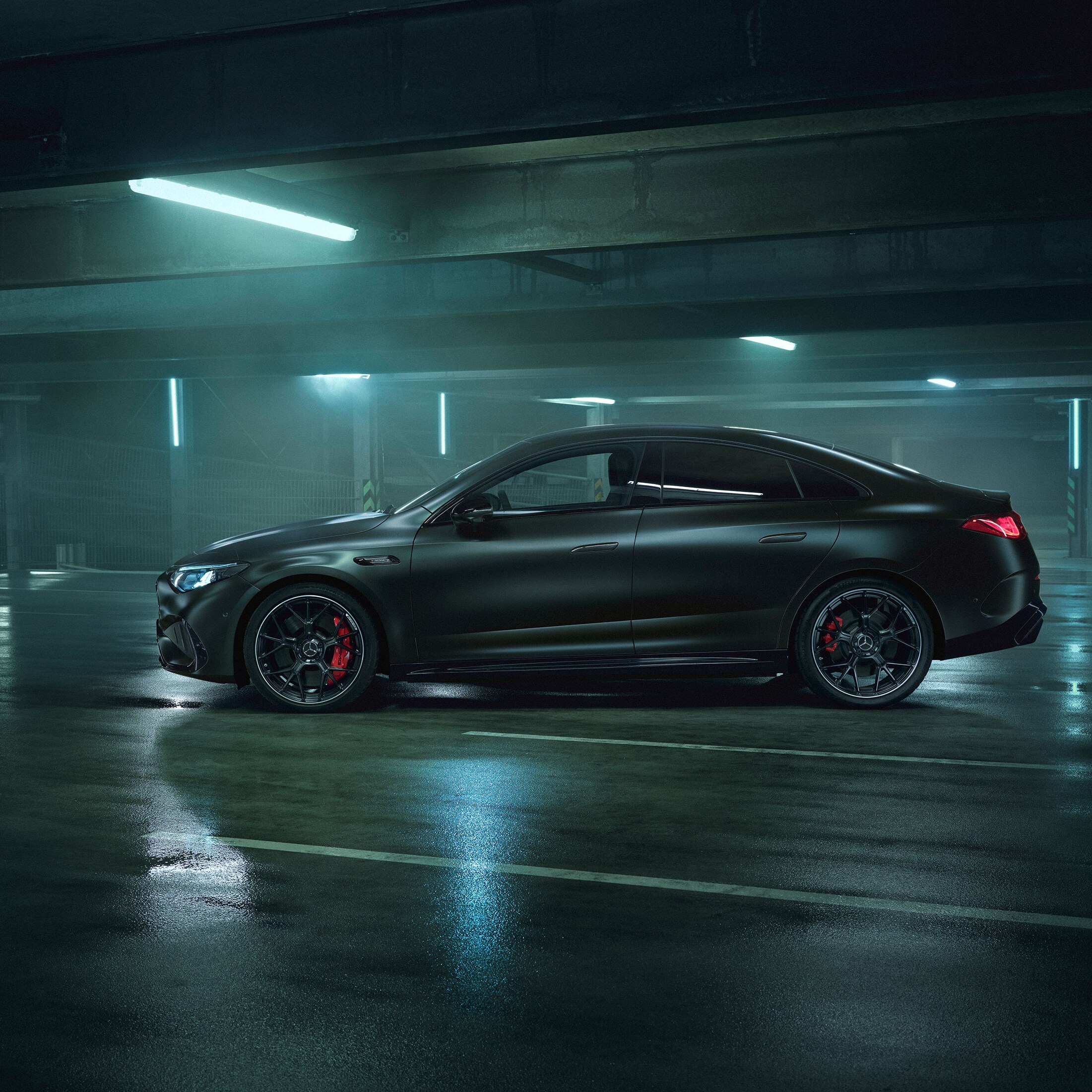 L'esterno della nuovissima Mercedes-AMG CLA 45 elettrica 4MATIC+.