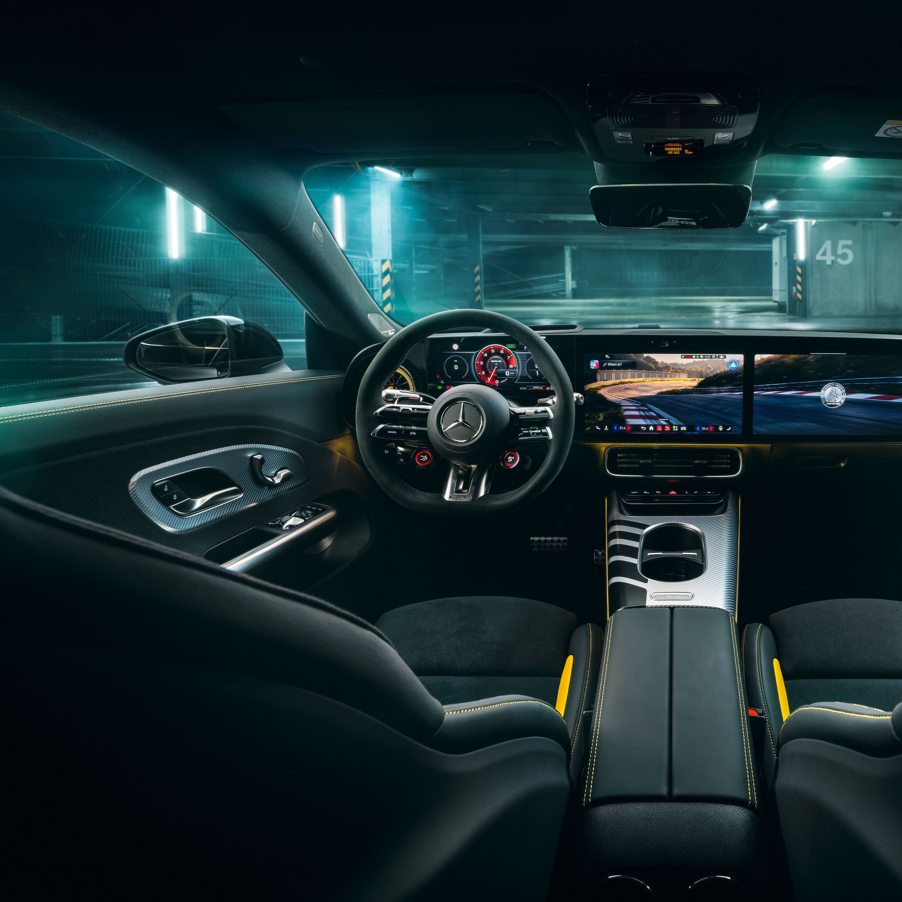L'interno della nuovissima Mercedes-AMG CLA 45 elettrica 4MATIC+.
