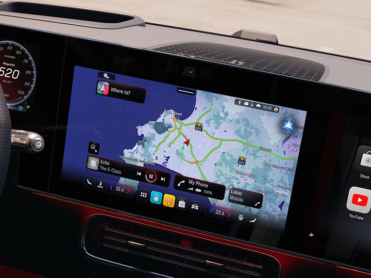 La nuova Mercedes-Benz CLA completamente elettrica con sistema di navigazione con intelligenza elettrica.