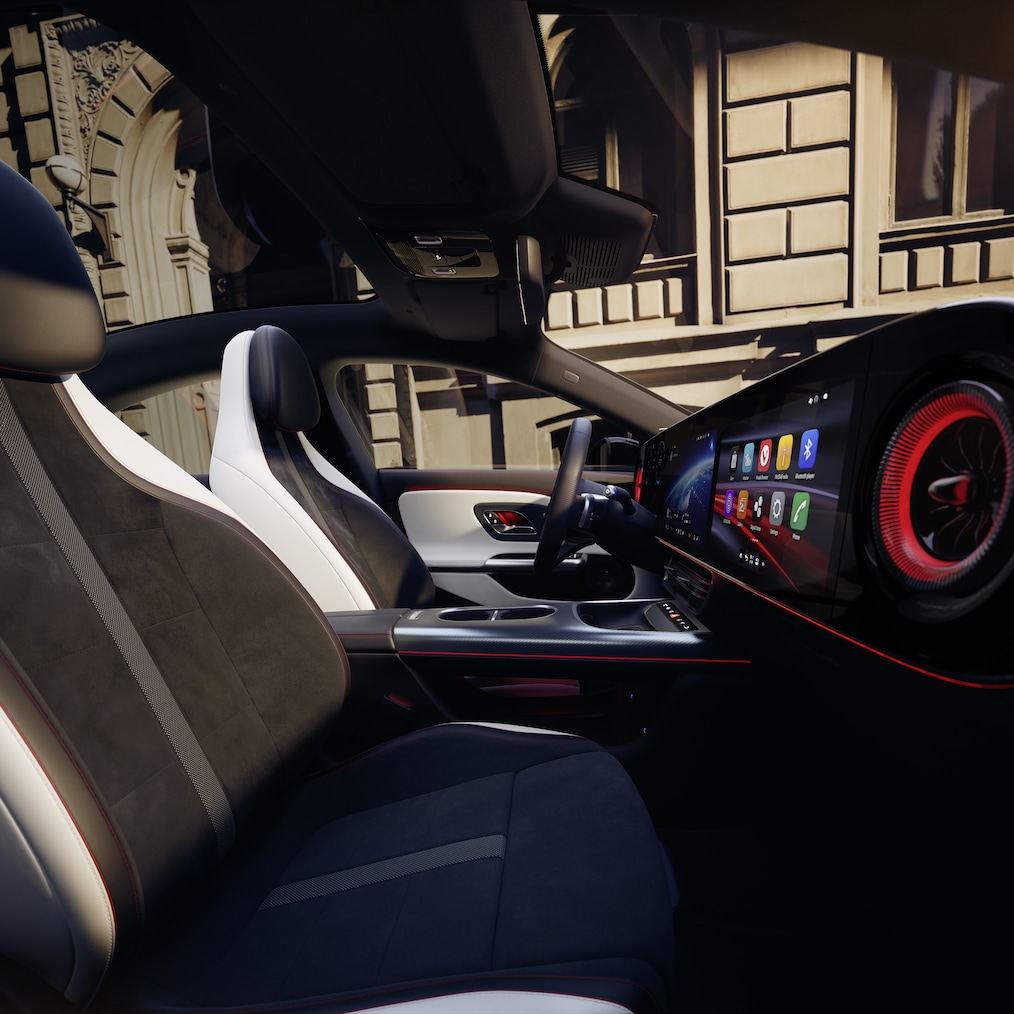Gli interni della Mercedes-Benz CLA C174 con MBUX Superscreen e sedili sportivi.