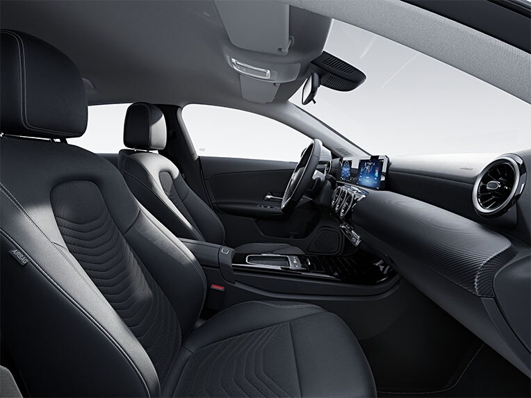 Mercedes-Benz CLA Shooting Brake con interni di serie.