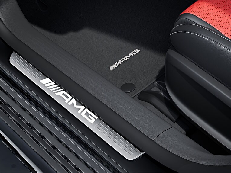 Modanatura di accesso AMG con scritta "AMG" della CLA Shooting Brake di Mercedes-AMG.
