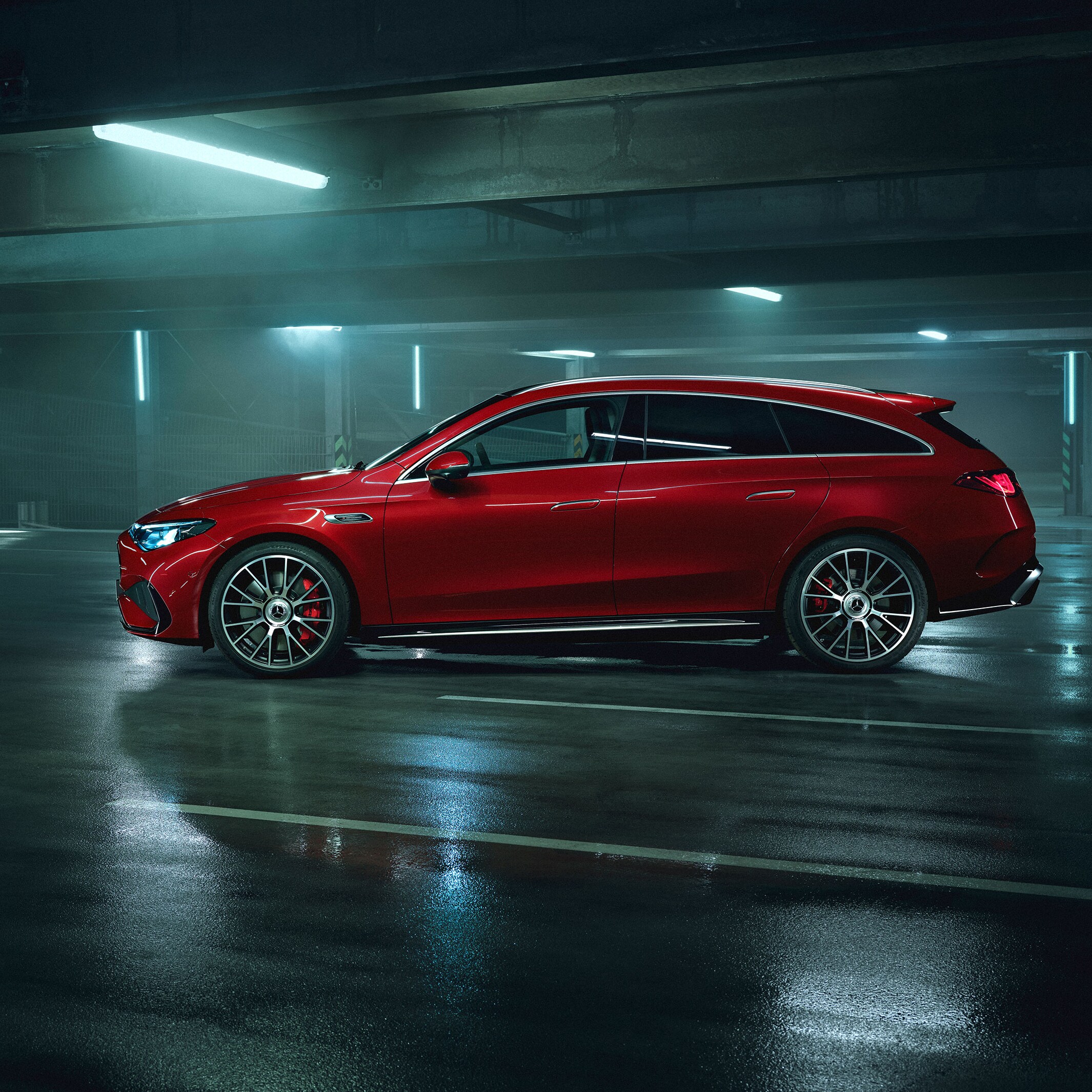 Gli esterni di Nuova CLA 45  4MATIC+ Shooting Brake elettrica.