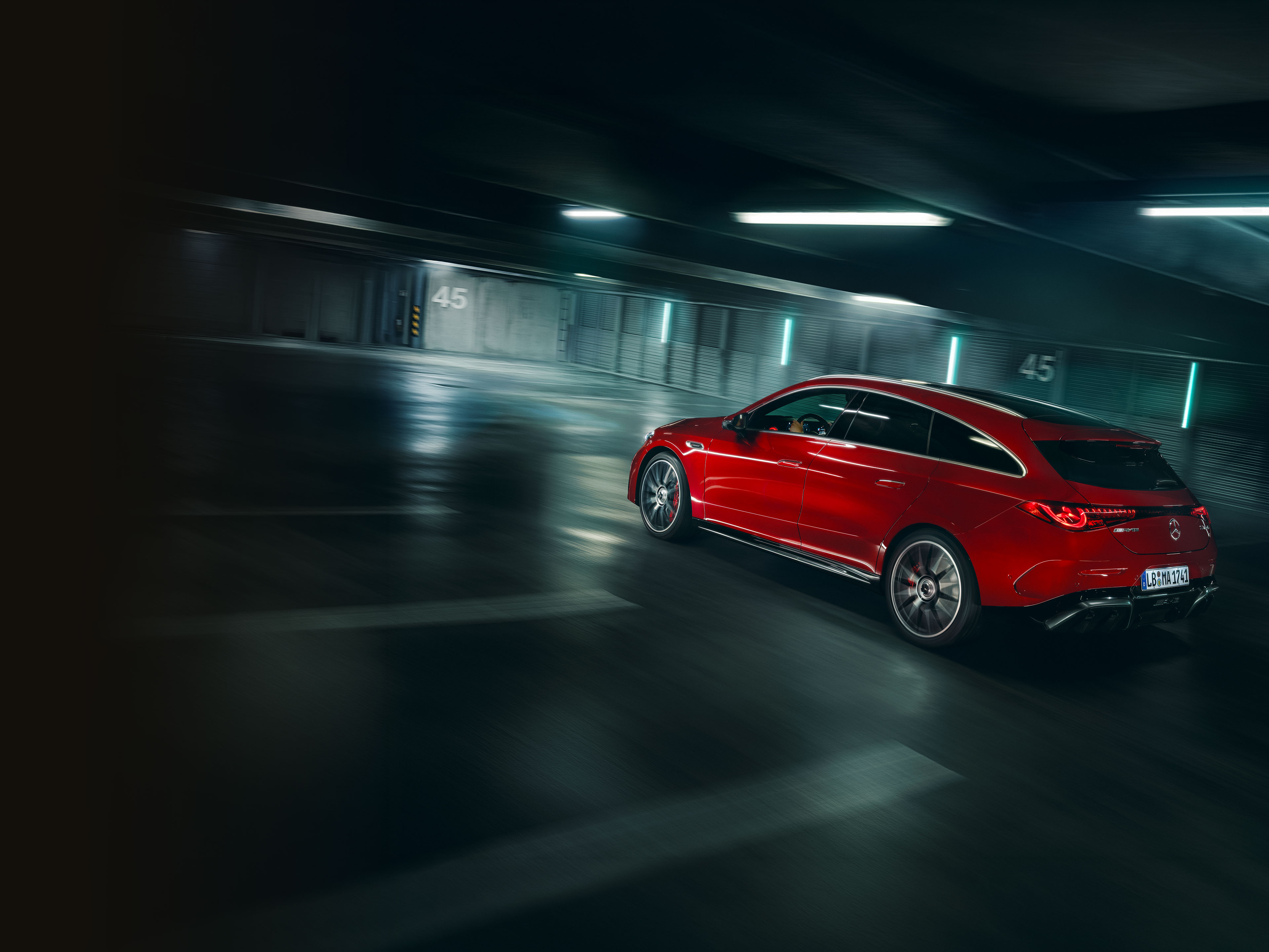 Prestazioni | CLA Shooting Brake | Mercedes-AMG. Le prestazioni di Nuova CLA 45 4MATIC+ Shooting Brake elettrica.