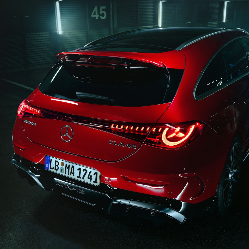Il posteriore specifico AMG della nuova Mercedes-AMG CLA 45 4MATIC+ Shooting Brake electric.