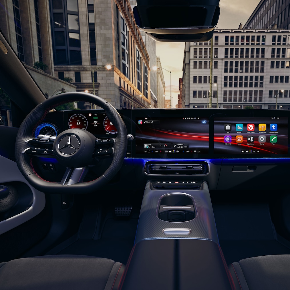 La plancia con MBUX Superscreen nell'abitacolo della CLA Shooting Brake electric.
