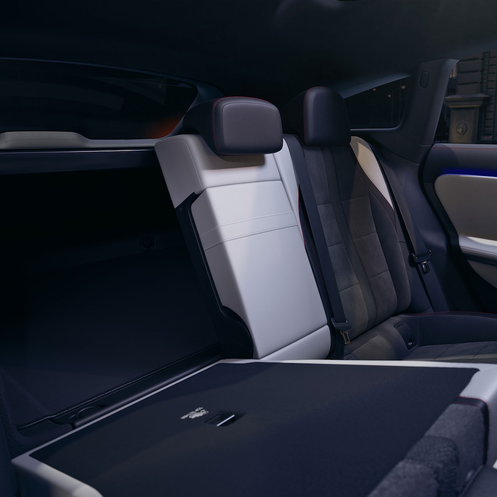 Lo spazioso abitacolo della CLA Shooting Brake electric.