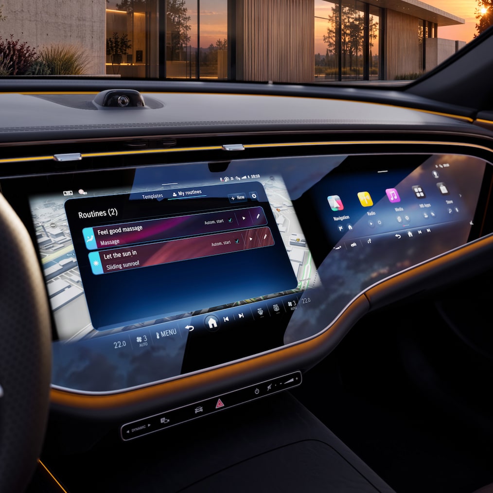 La plancia con display widescreen della Mercedes-Benz Classe E.