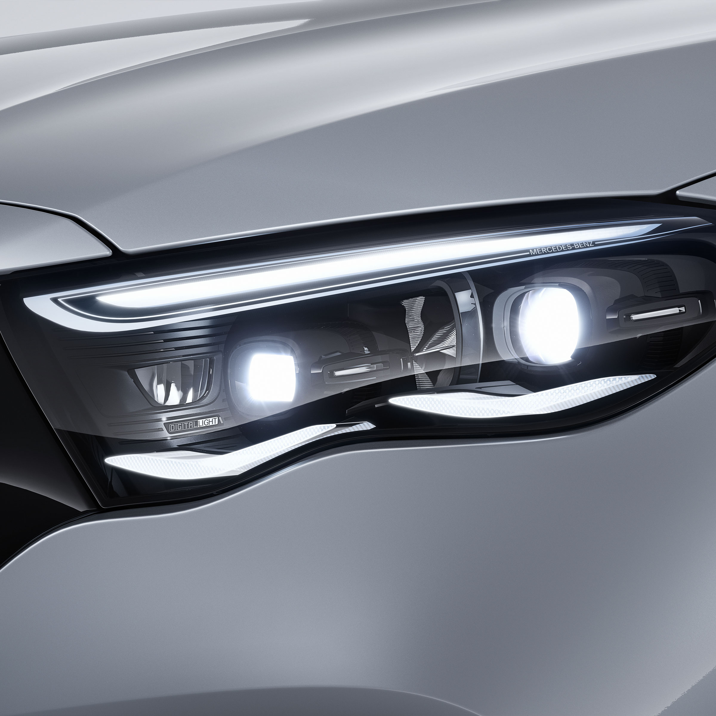 La Mercedes-Benz Classe E Berlina da una prospettiva anteriore.