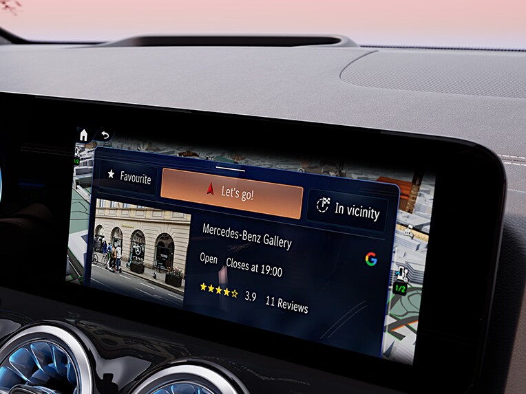 Inserisci i dettagli forniti da Google nella Mercedes-Benz EQA.