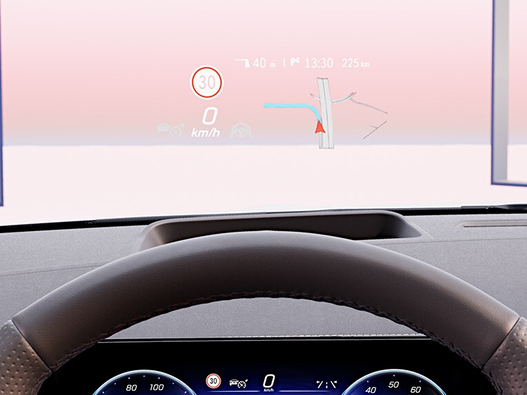 Il display head-up della Mercedes-Benz EQA.