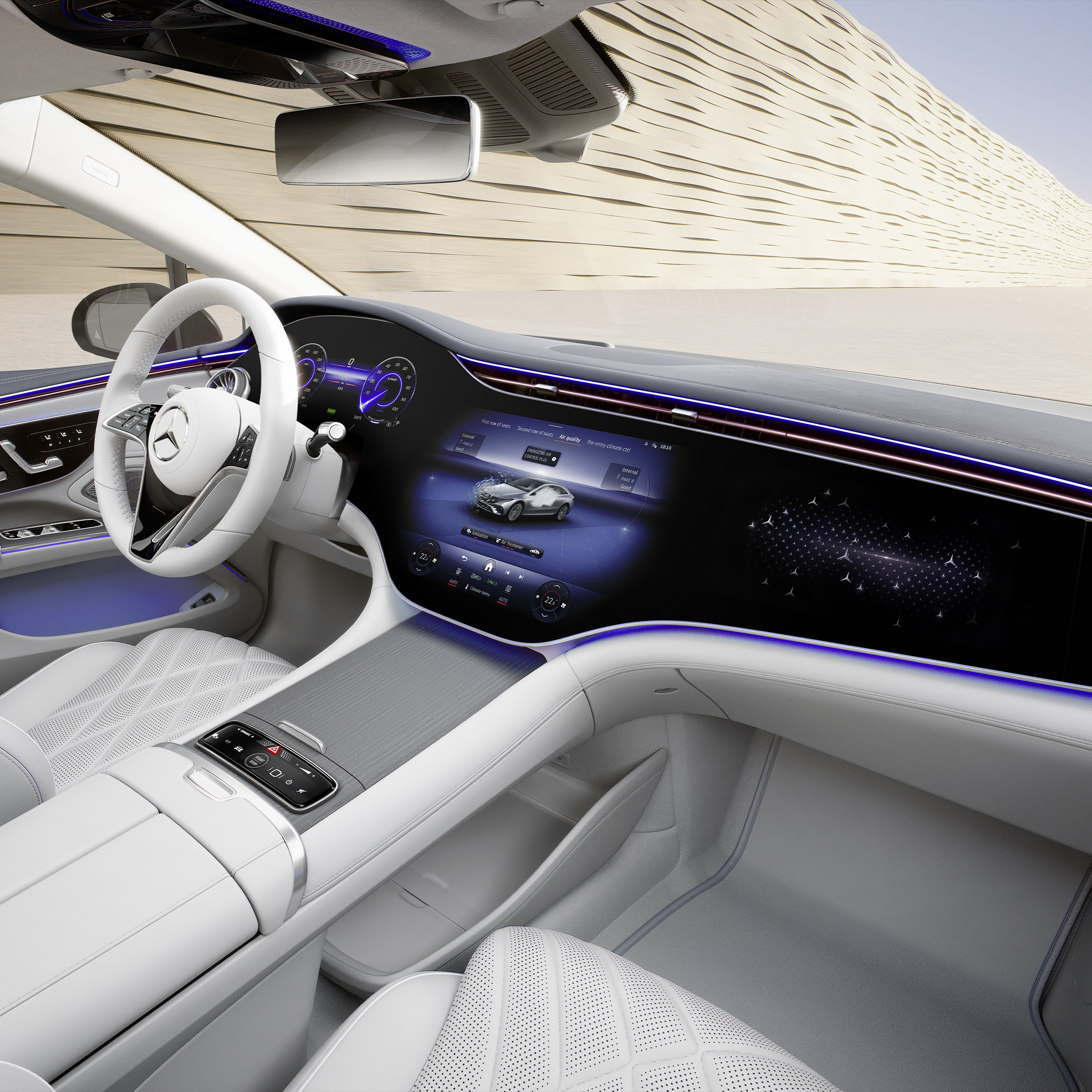 Gli interni con MBUX Hyperscreen della Mercedes-Benz EQS Berlina.