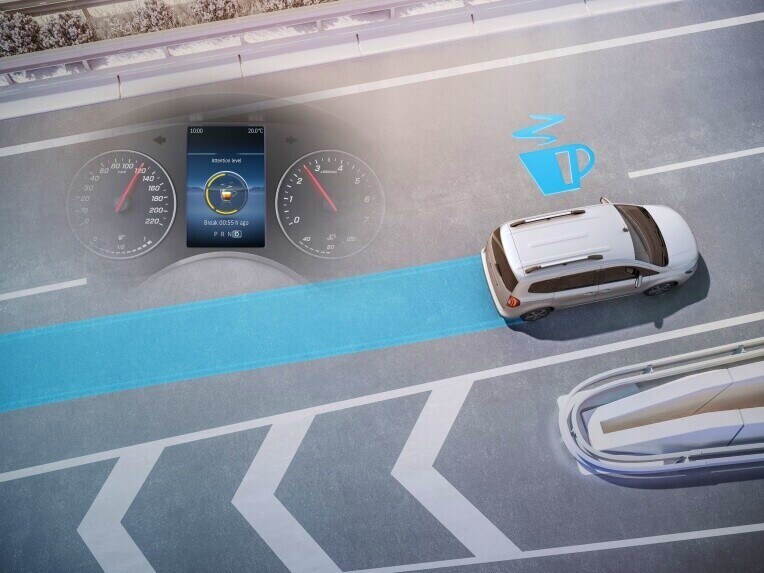 Il sistema di assistenza alla guida ATTENTION ASSIST di Mercedes-Benz EQT.