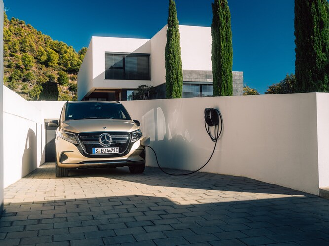 Mercedes me Charge permette di accedere alle stazioni di ricarica rapida della rete paneuropea di IONITY.