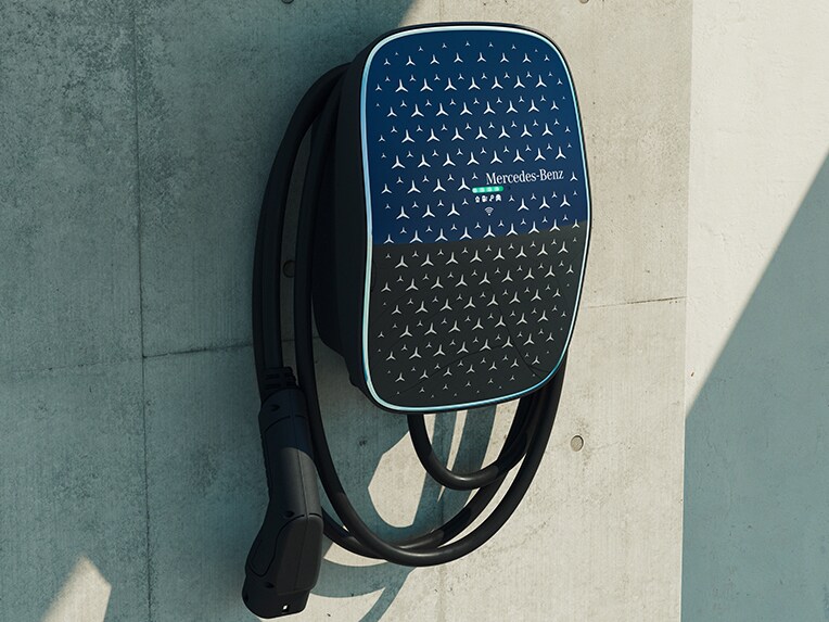 Eseguire la ricarica a casa con il wallbox Mercedes-Benz per la Mercedes-Benz Classe G completamente elettrica.