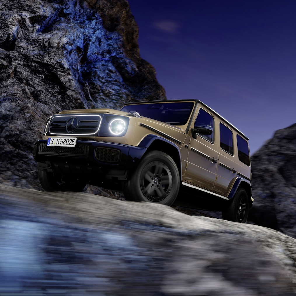 Primo piano della mascherina del radiatore black panel di Mercedes-Benz G 580 con tecnologia EQ.