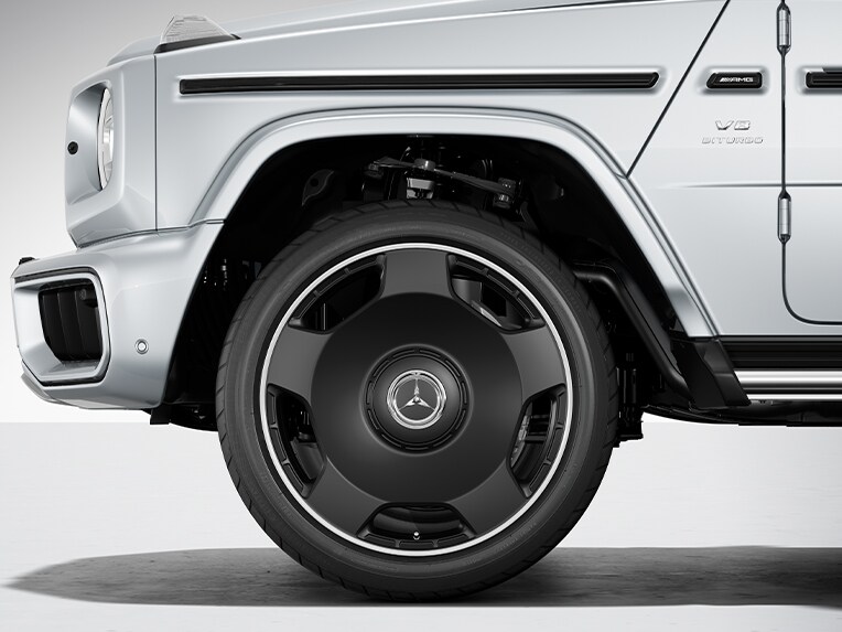 Cerchi fucinati AMG a 5 razze da 55,9 cm (22'') della Mercedes-AMG Classe G.