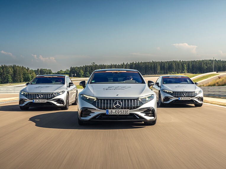 Tre modelli Mercedes-AMG sul circuito di gara.