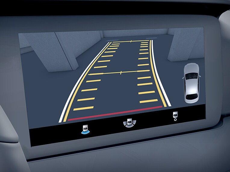 Il pacchetto parcheggio con telecamera per la retromarcia assistita della Mercedes-Benz GLA.