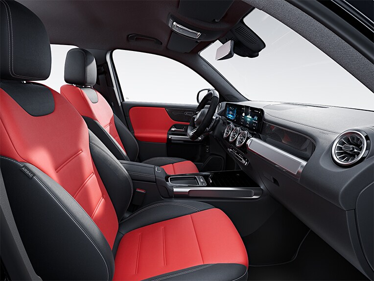 I rivestimenti in pelle red pepper / nero della Mercedes-AMG GLB.