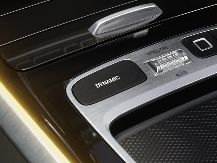 Un display a bordo della Mercedes-Benz GLB con la selezione del DYNAMIC SELECT.