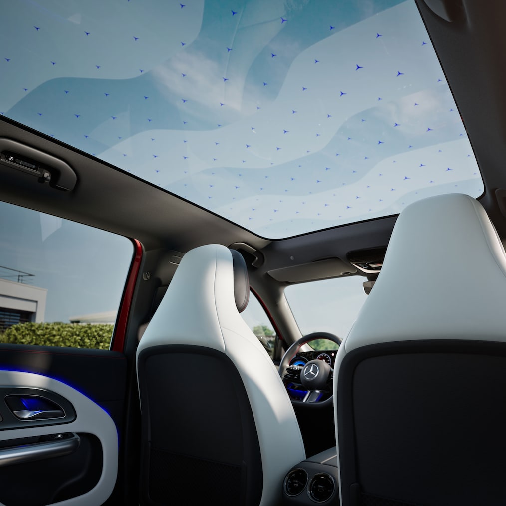 Il tetto panoramico SKY CONTROL della GLB Mercedes-Benz..
