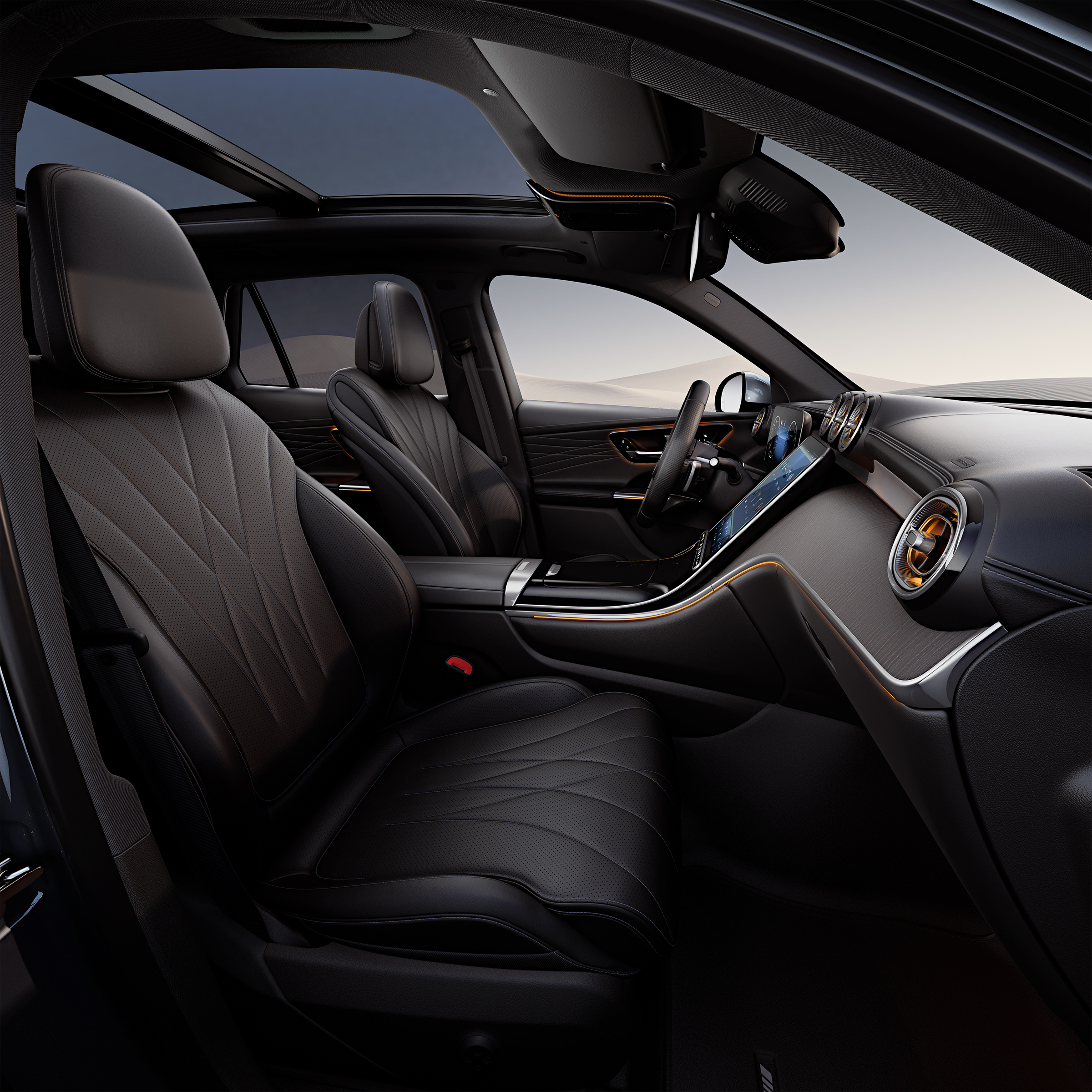 Primo piano della plancia con i display nella Mercedes-Benz GLC.