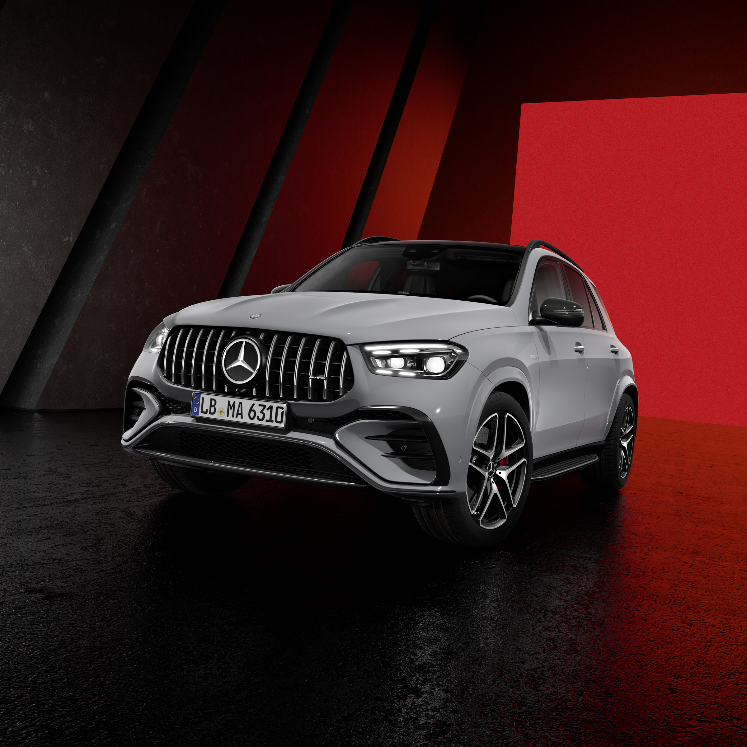 Vista frontale di tre quarti della GLE SUV di Mercedes-AMG (o tutti e tre i AMG GLE SUV).